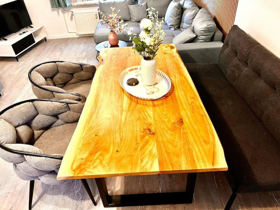 Neue Ferienwohnung Kuestennaehe Mit Terrasse 3Km Zum Strand Osdorf ภายนอก รูปภาพ