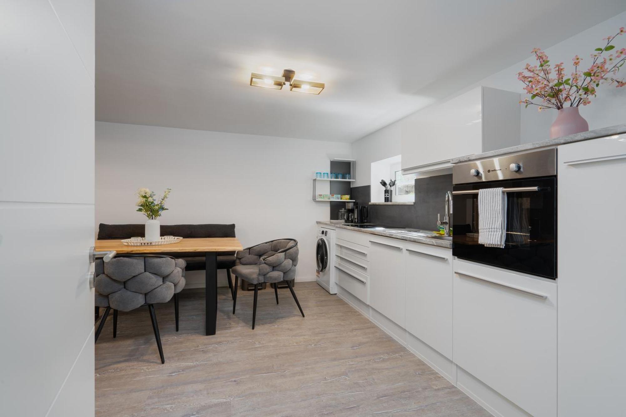 Neue Ferienwohnung Kuestennaehe Mit Terrasse 3Km Zum Strand Osdorf ภายนอก รูปภาพ